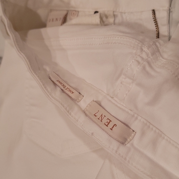 Jen 7 White Jeans - Picture 4 of 8